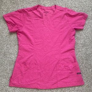 Women’s Jockey scrub top, pink with subtle pattern, size M